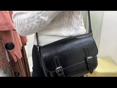 ❤️ فٹنگ روم میں ڈلڈو کے ساتھ نوجوان کتیا فیرل بیری کی عوامی مشت زنی ❌ پر ur.assistentai.ru ﹏